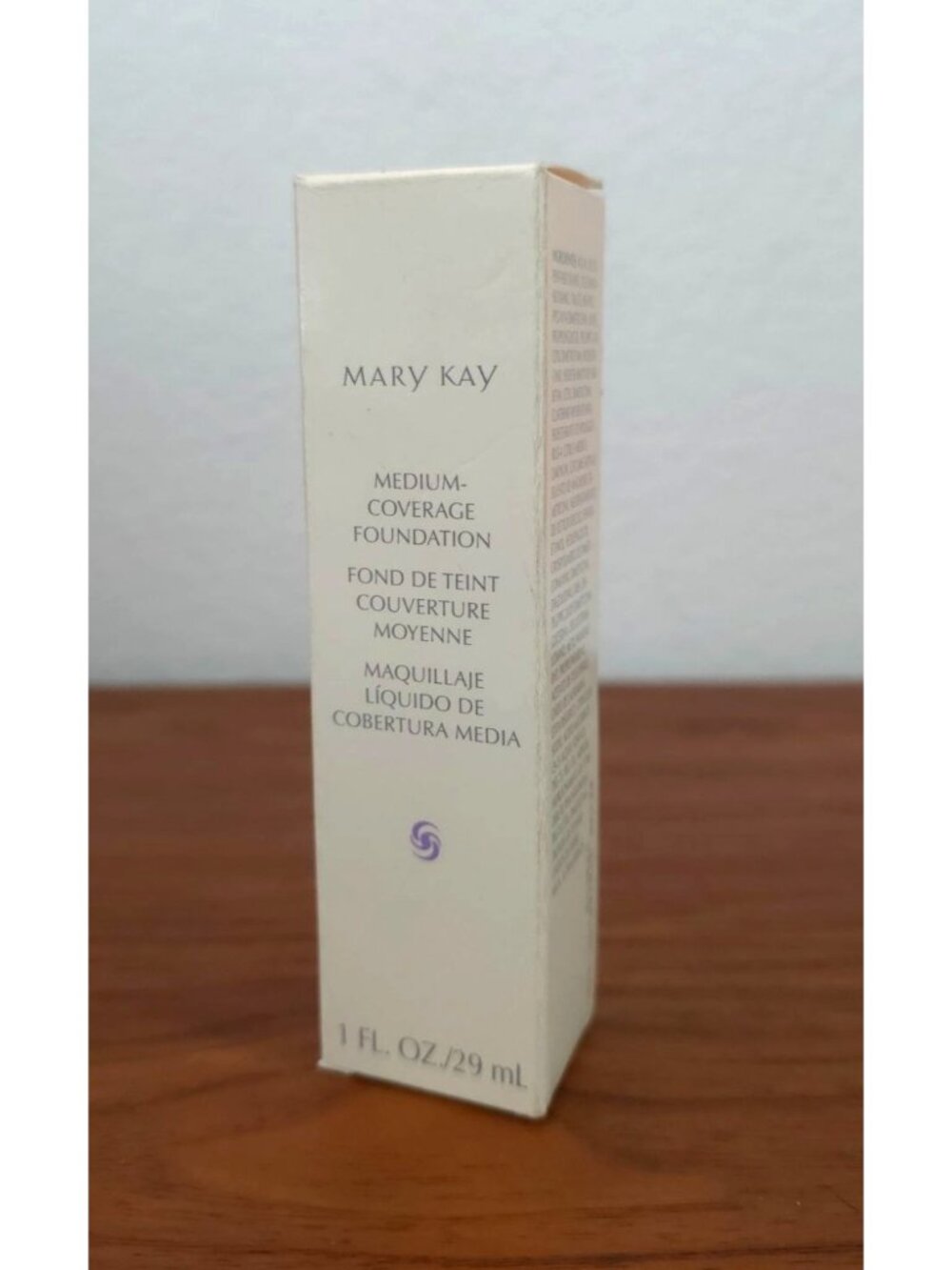 Mary Kay Medium-Coverage Foundation Beige 302 1 Fl.Oz./29 mL Normal To Oily Skin